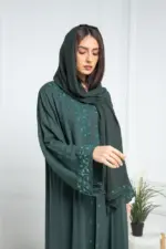 ⁦عباية أخضر غامق مغلقة⁩ - الصورة ⁦4⁩